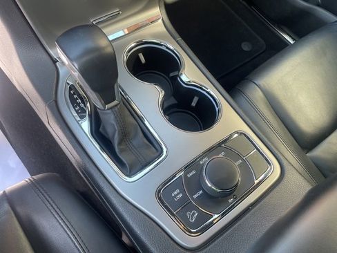 Certified 2021 Jeep Grand Cherokee Limited image 24