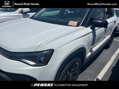 Used 2025 Volkswagen Taos SE FWD image 1