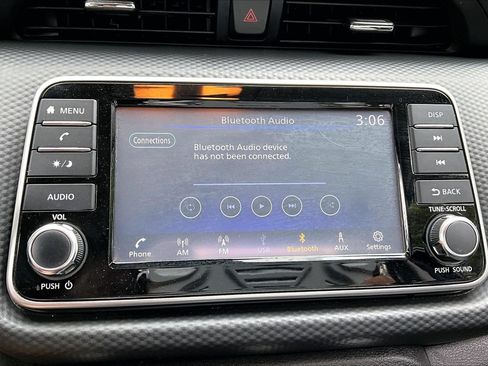 Used 2022 Nissan Kicks S FWD image 23