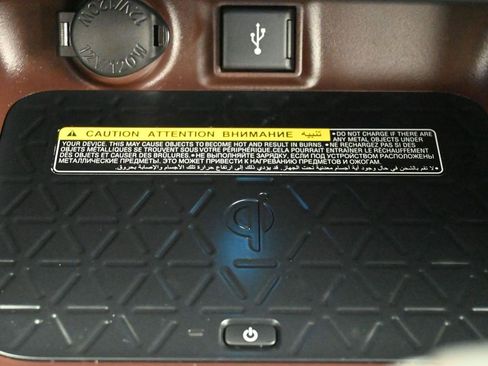 Used 2021 Toyota RAV4 Limited image 27