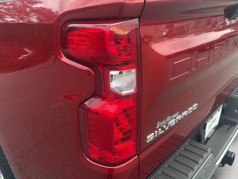 Used 2023 Chevrolet Silverado 1500 LT RWD image 26