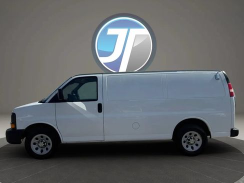 Used 2014 Chevrolet Express 1500 RWD image 16