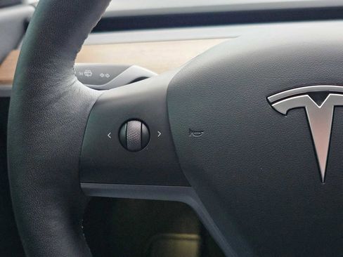 Used 2022 Tesla Model Y Performance image 33