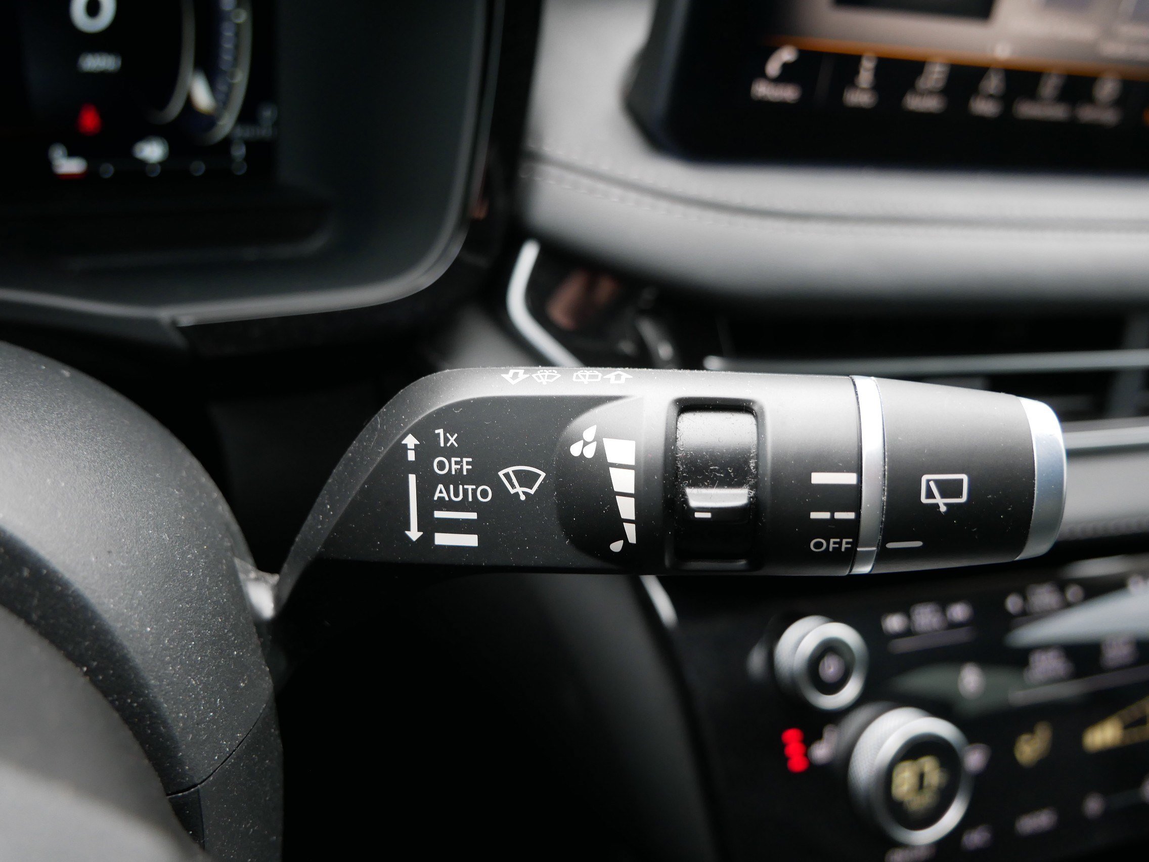Used 2024 INFINITI QX60 Luxe AWD/4WD image 29