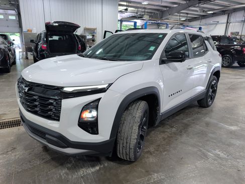 Used 2025 Chevrolet Equinox LT w/ Convenience Package II AWD/4WD image 6
