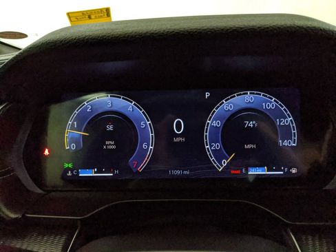 Used 2025 Jeep Grand Cherokee Laredo X image 12