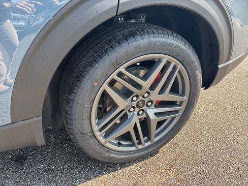 New 2026 Ford Explorer ST-Line w/ ST-Line Street Pack image 3