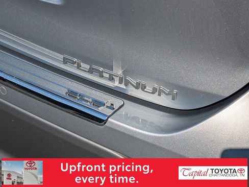 Used 2023 Toyota Highlander Platinum image 8