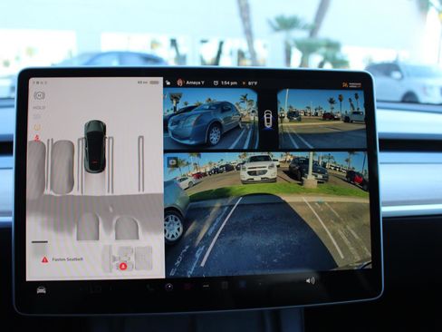 Used 2024 Tesla Model Y Long Range image 19