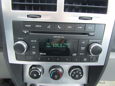 Used 2010 Dodge Nitro SXT AWD/4WD image 22