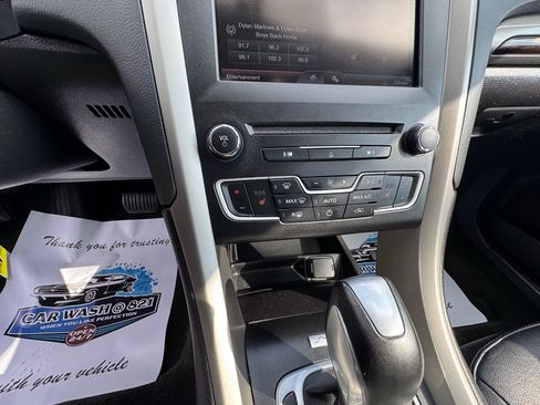 Used 2016 Ford Fusion SE w/ Equipment Group 202A image 26