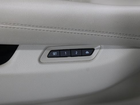 Used 2017 Cadillac Escalade ESV Luxury AWD/4WD image 8