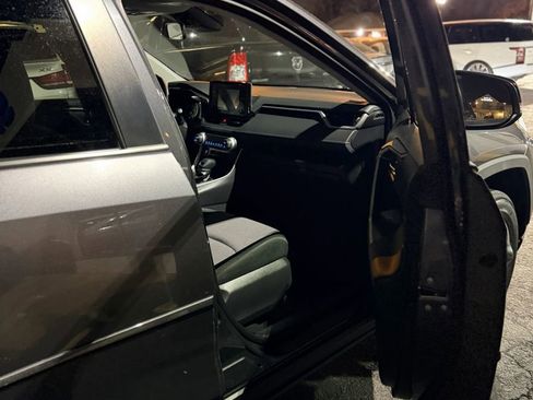 Used 2019 Toyota RAV4 XLE FWD image 9