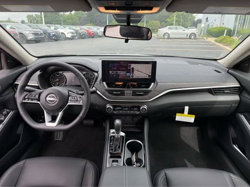 New 2025 Nissan Altima 2.5 SL image 15