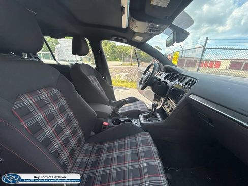 Used 2018 Volkswagen GTI SE FWD image 39