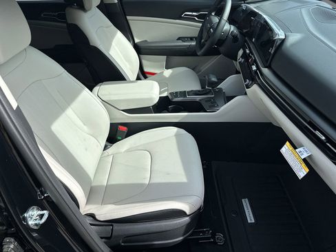 New 2026 Kia Sportage EX image 13