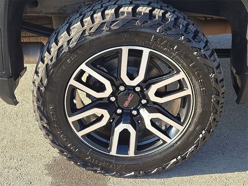 Used 2019 GMC Sierra 1500 AT4 w/ AT4 Premium Package image 7