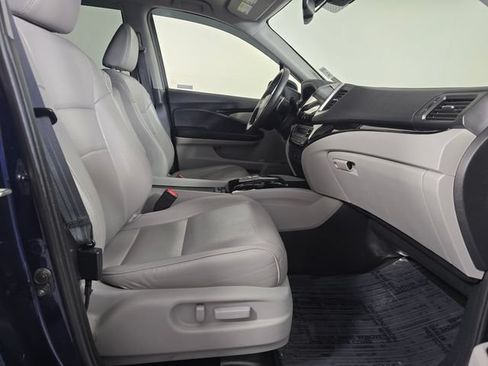 Used 2018 Honda Pilot Touring image 10