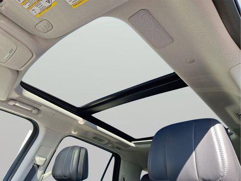 New 2025 Lincoln Navigator L Reserve image 12