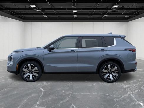 New 2026 Mitsubishi Outlander SE image 2