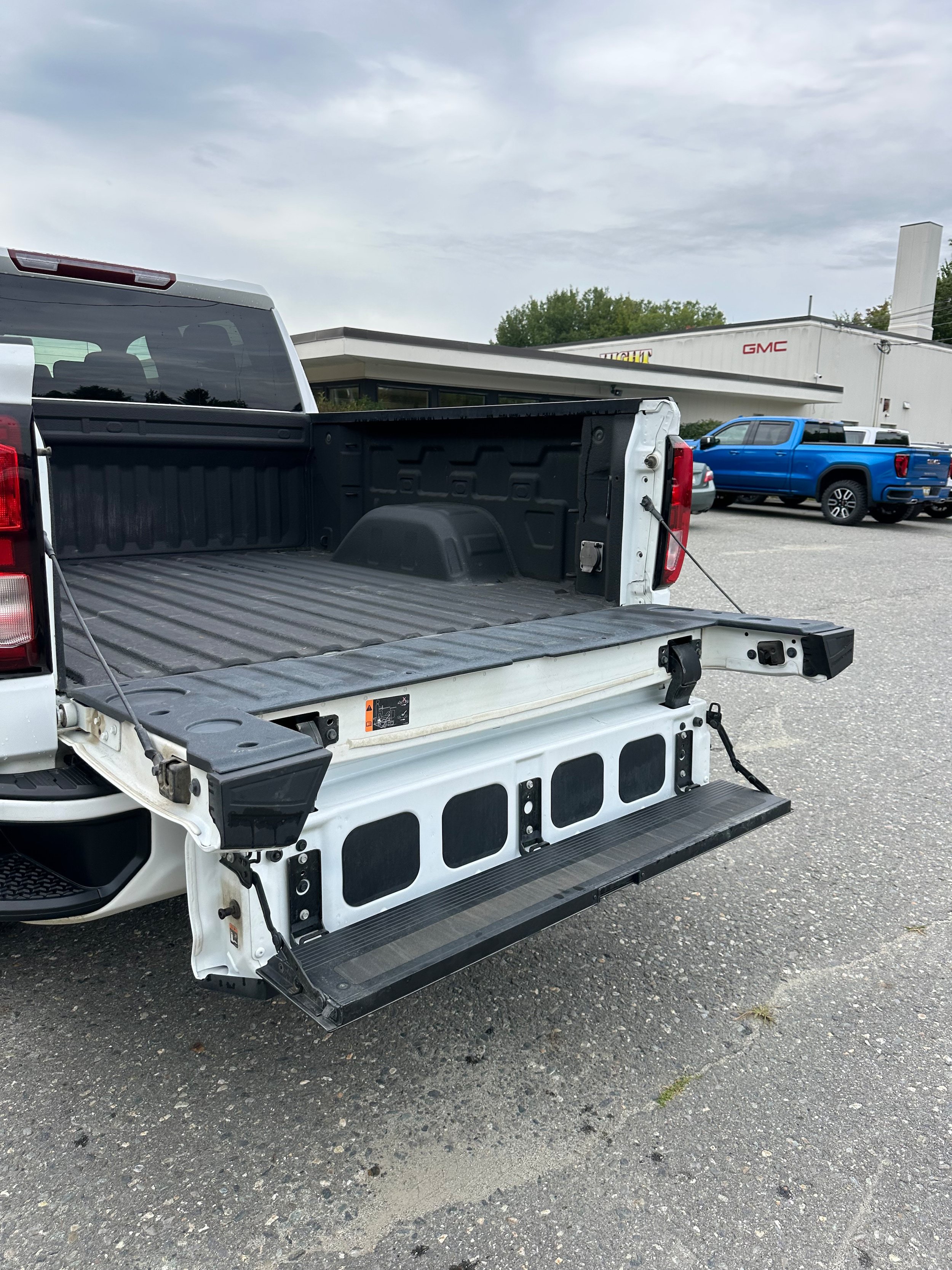 Used 2022 GMC Sierra 1500 Elevation AWD/4WD image 10