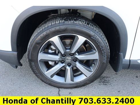 Certified 2025 Honda Pilot Elite image 32