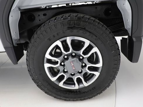 Used 2024 GMC Sierra 2500 SLE image 15