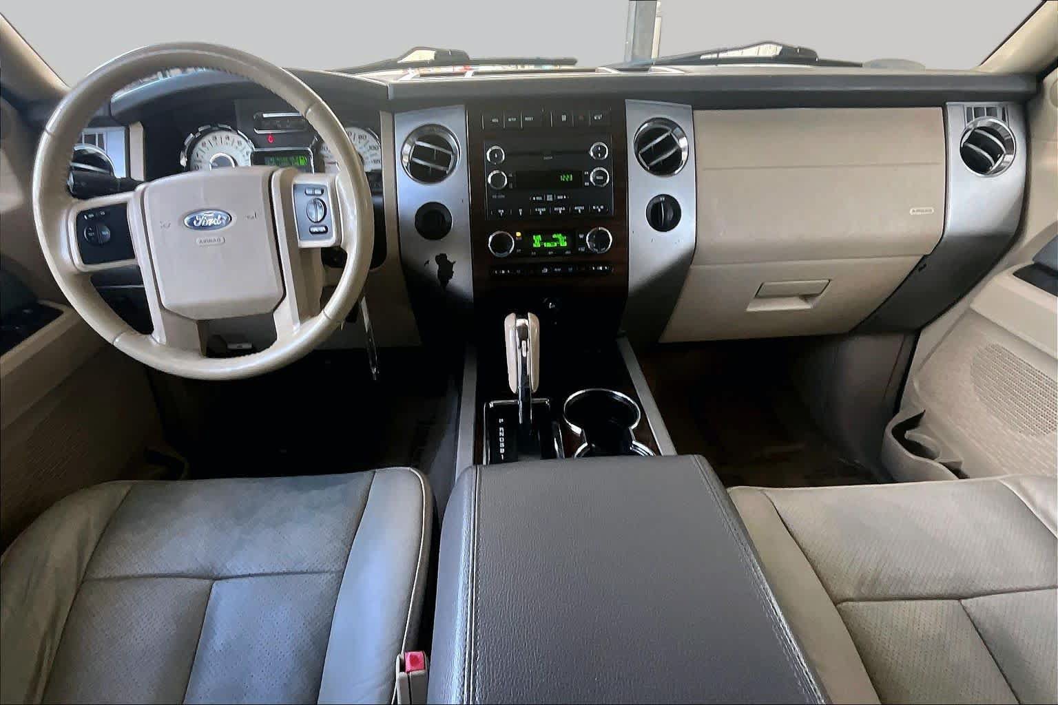 Used 2014 Ford Expedition XLT w/ Equipment Group 202A RWD image 16