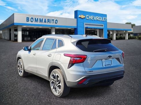 New 2026 Chevrolet Trax RS w/ Sunroof Package FWD image 3