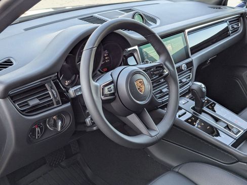 New 2026 Porsche Macan image 4