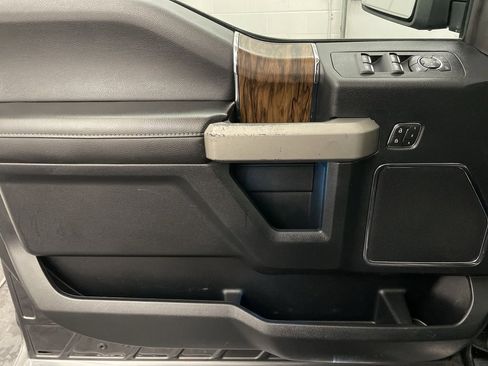 Used 2019 Ford F150 Lariat w/ Equipment Group 502A Luxury image 17