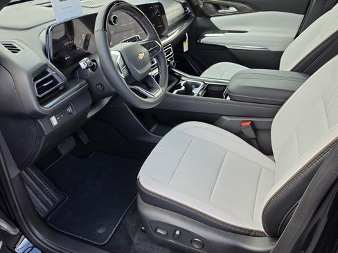 New 2026 Chevrolet Traverse High Country FWD image 5
