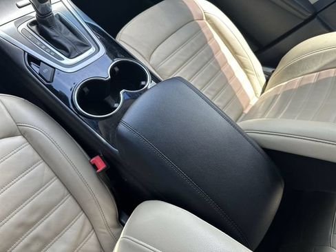 Certified 2018 Ford Edge SEL w/ Equipment Group 201A FWD image 22