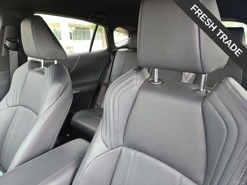 Used 2024 Toyota Venza Limited image 5