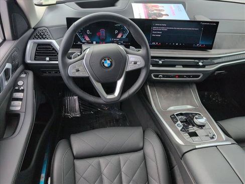 Used 2025 BMW X7 xDrive40i w/ Parking Assistance Package AWD/4WD image 19
