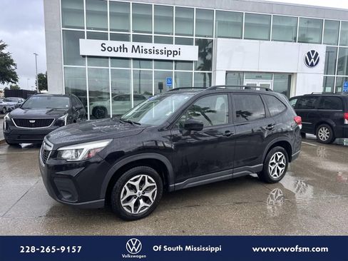 Used 2019 Subaru Forester Premium AWD/4WD image 1