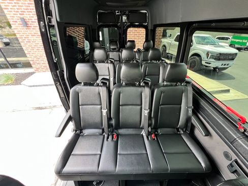 Used 2024 Mercedes-Benz Sprinter 2500 image 26