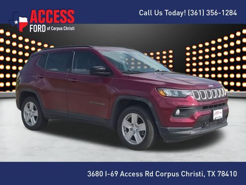 Used 2022 Jeep Compass Latitude AWD/4WD image 2