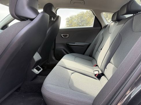 Used 2025 Kia K4 LXS image 28