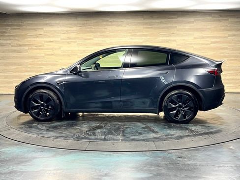 Used 2025 Tesla Model Y Long Range AWD/4WD image 23