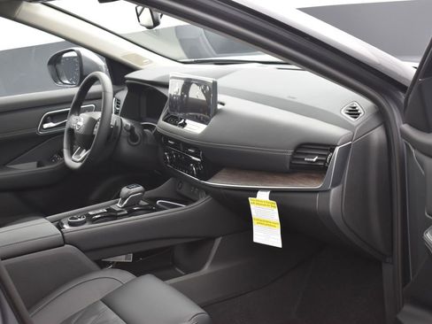 New 2026 Nissan Rogue Platinum w/ Platinum Premium Package image 6