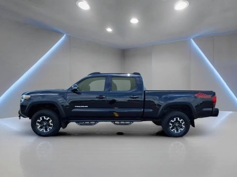 Used 2019 Toyota Tacoma TRD Off-Road w/ TRD Premium Off Road Package AWD/4WD image 26