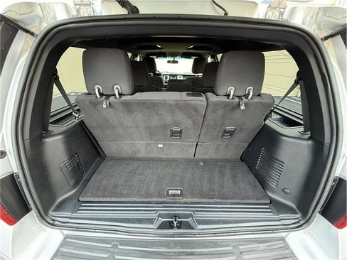 Used 2017 Ford Expedition XLT image 20