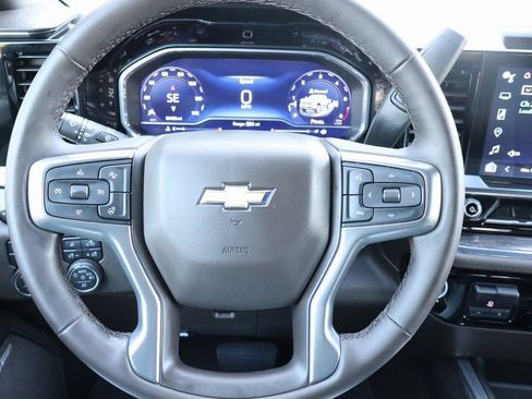 Used 2024 Chevrolet Silverado 2500 LTZ w/ LTZ Premium Package image 6