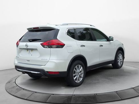 Used 2017 Nissan Rogue SV w/ SV Premium Package AWD/4WD image 5