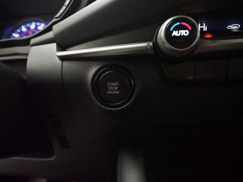 Used 2024 MAZDA MAZDA3 s image 31