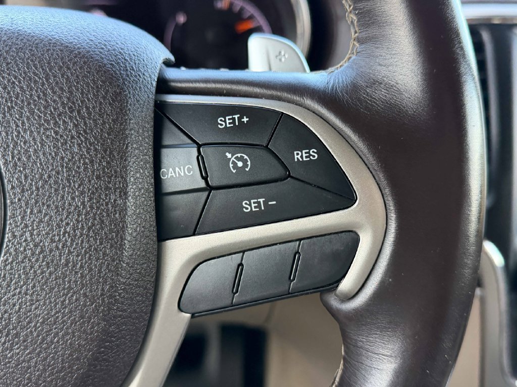 Used 2017 Jeep Grand Cherokee Overland AWD/4WD image 37