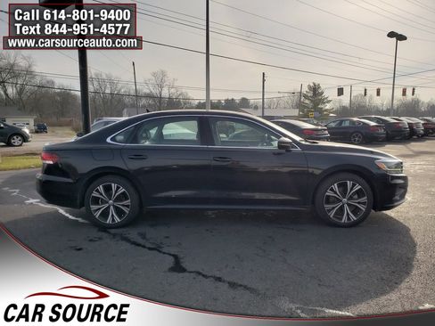 Used 2022 Volkswagen Passat 2.0T SE image 4