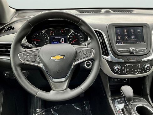 Used 2023 Chevrolet Equinox LT w/ Driver Convenience Package image 8