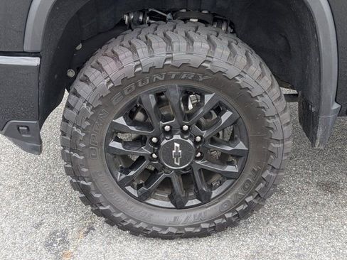 Used 2025 Chevrolet Silverado 2500 LTZ w/ LTZ Plus Package AWD/4WD image 13